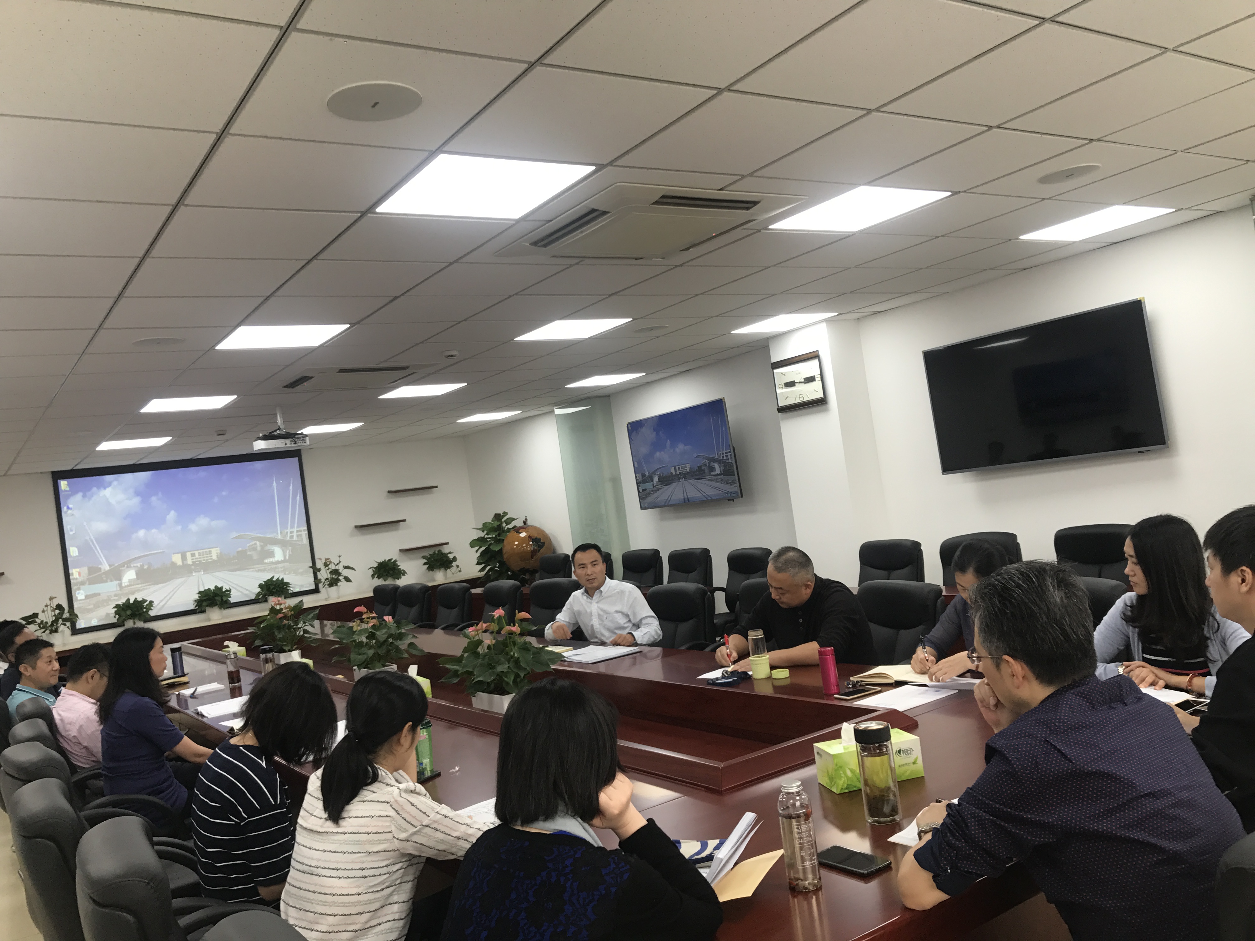 2019.10.12 港湾校区召开班主任工作会议.jpg