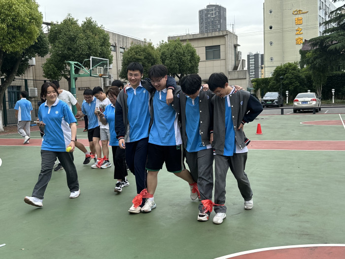 趣味运动会之齐心协力项目现场.jpg