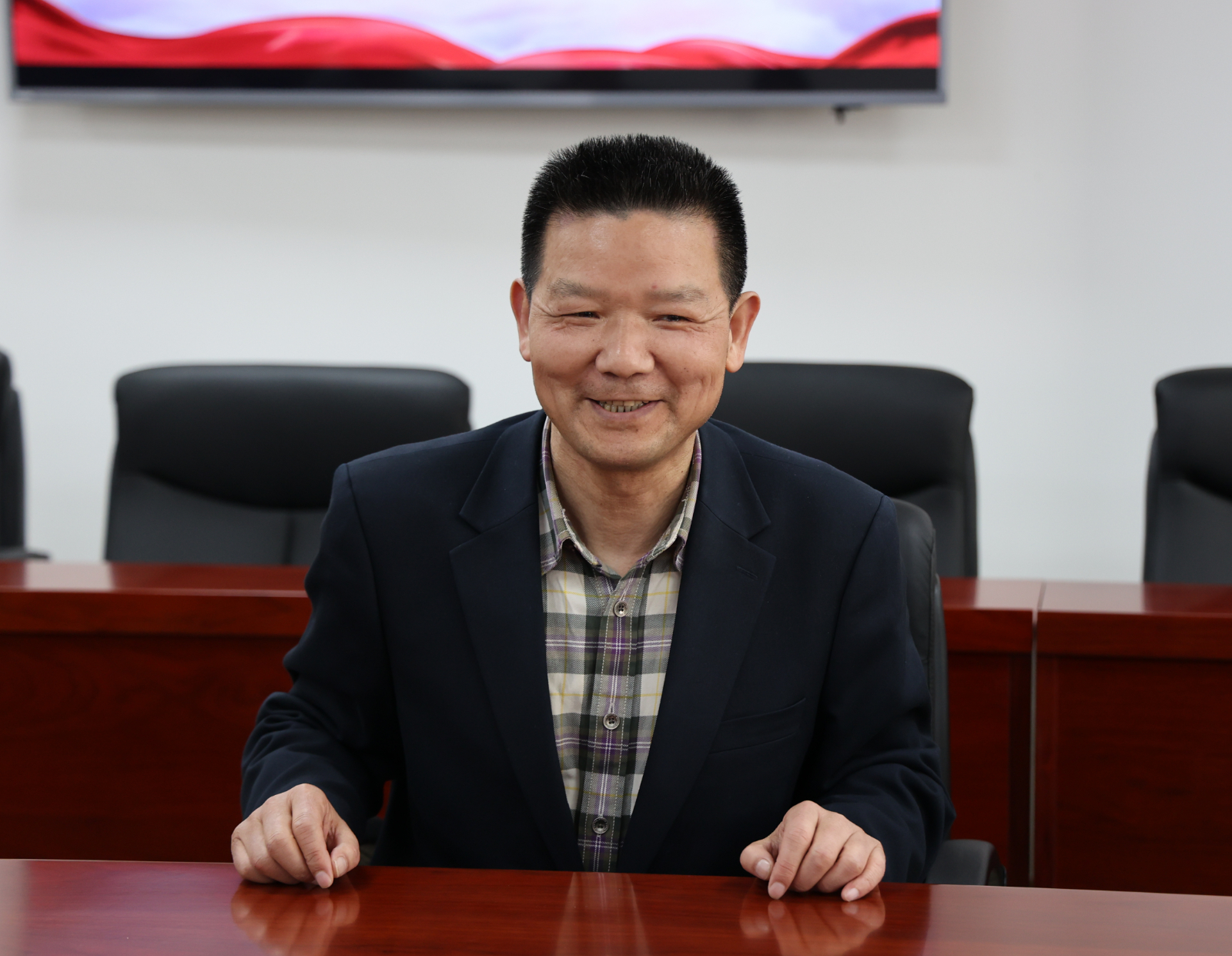 图一、陈伟平校长主持开班仪式.jpg