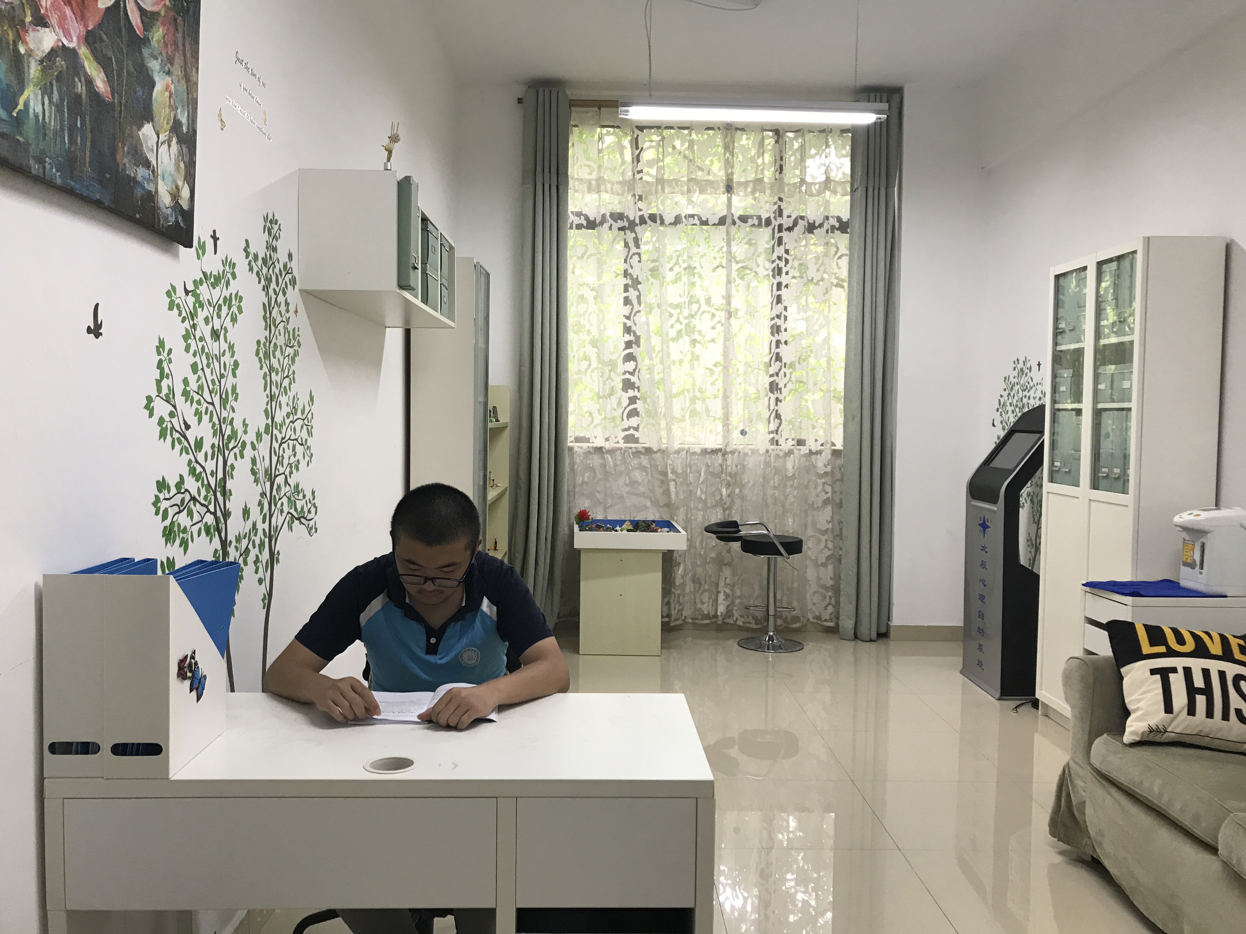 学生心理发展中心值班室.jpg