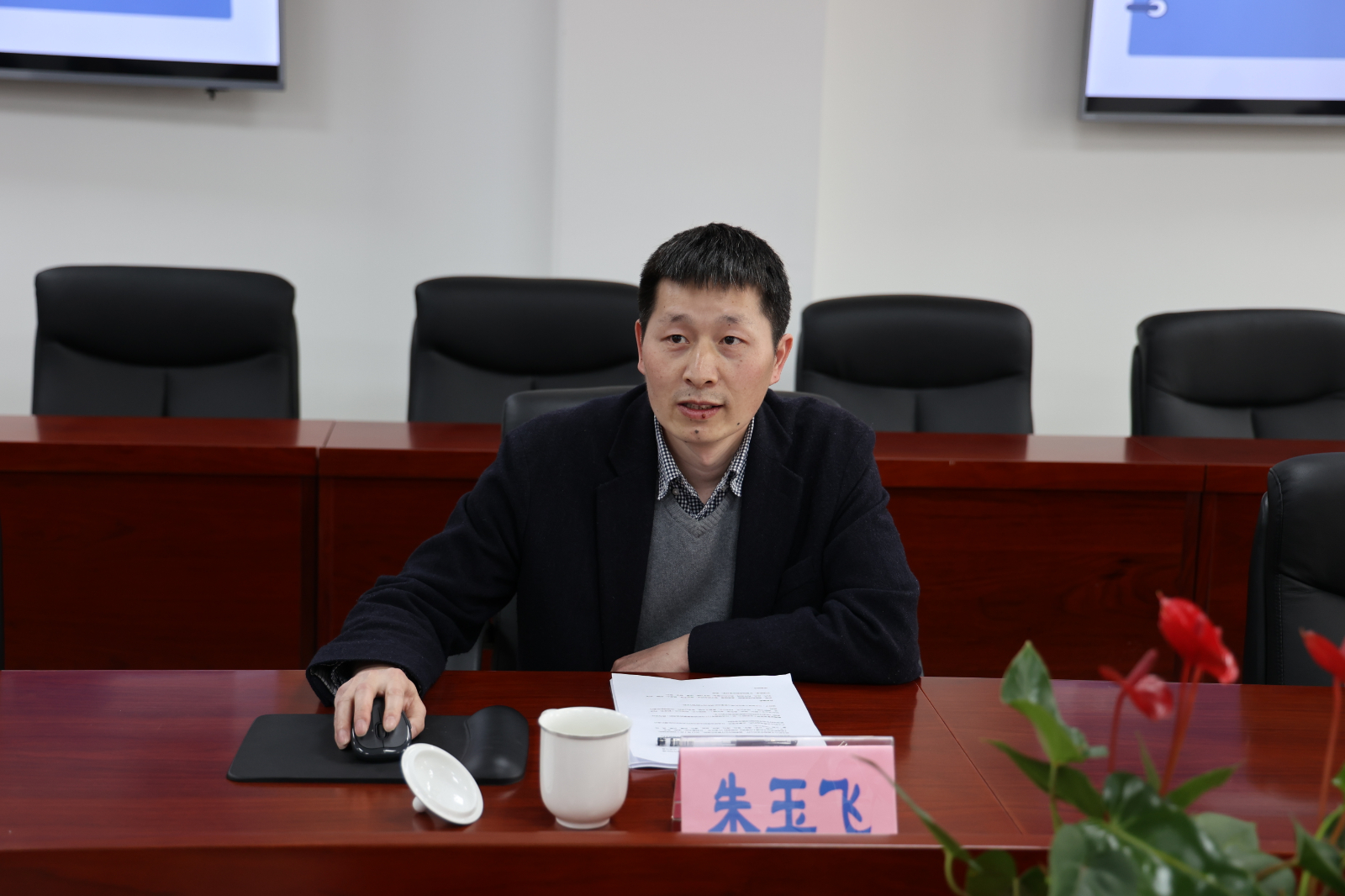 图三、朱玉飞老师作专题辅导.jpg