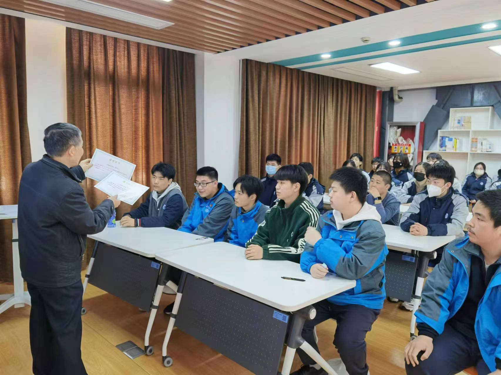 摄影社活动.jpg